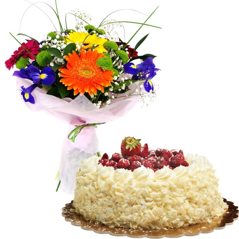 bouquet colorato e torta fragole